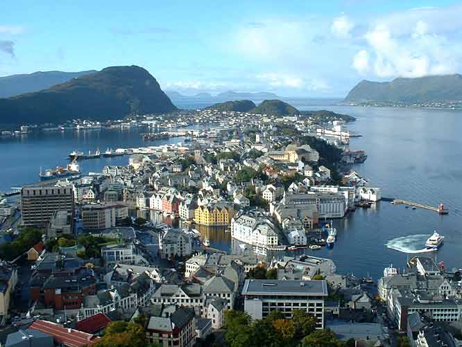 [&Aring;lesund, Norway]
